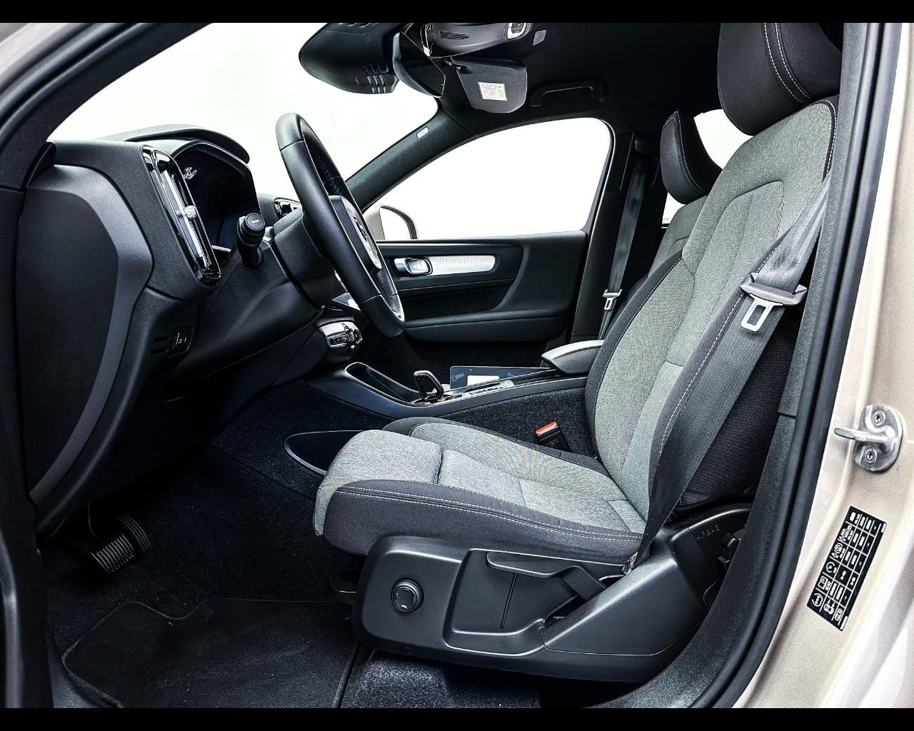 VOLVO XC40 (2017-->) - XC40 T5 Recharge Plug-in Hybrid automatico