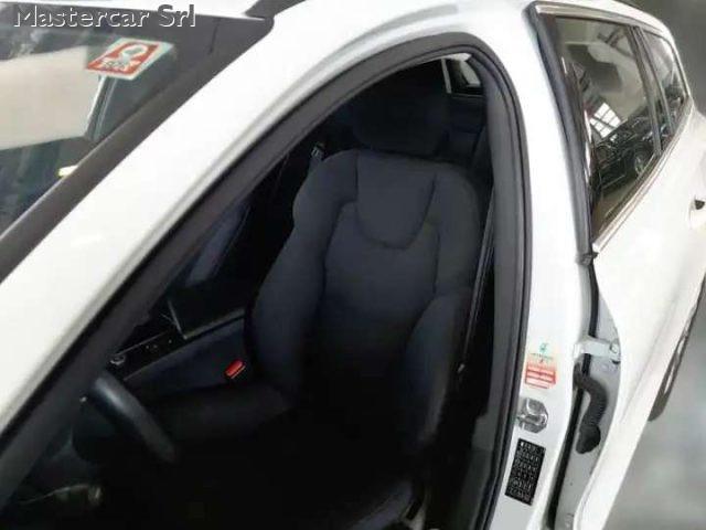 VOLVO V60 V60 2.0 b4 Momentum Business Pro auto - GG115ZL