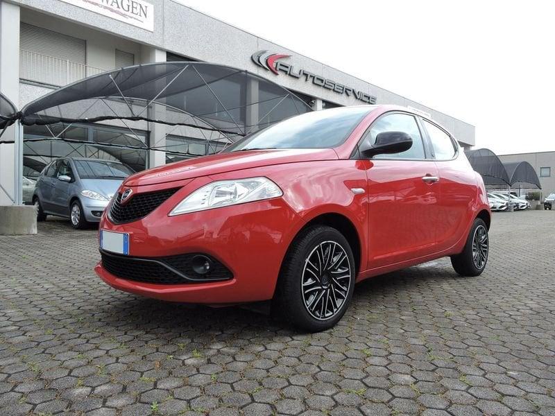Lancia Ypsilon 1.0 FireFly 5 porte S&S Hybrid Gold