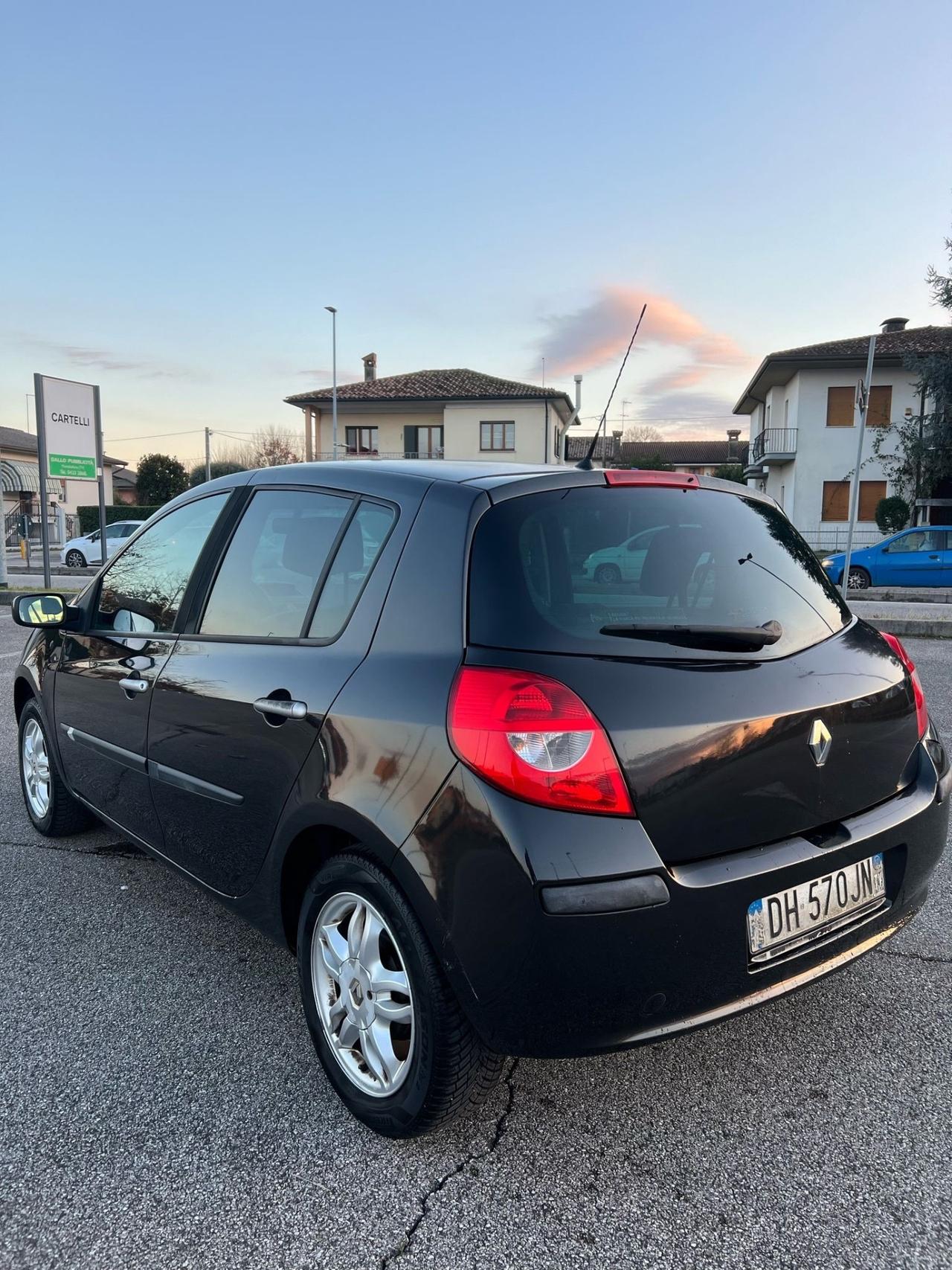 Renault Clio Storia 1.2 5 porte Confort