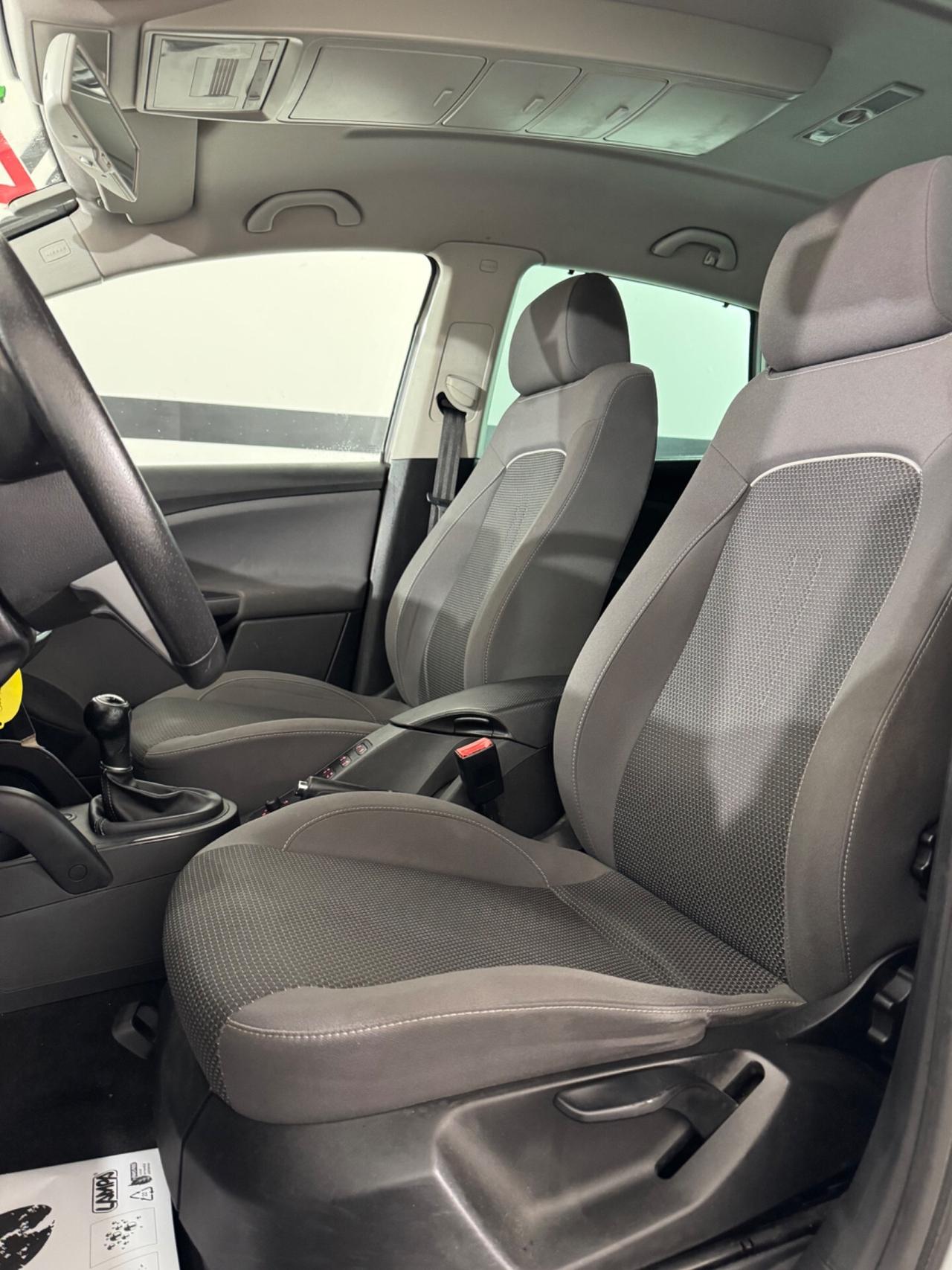 Seat Altea XL 1.6 TDI 105 CV Tv interna