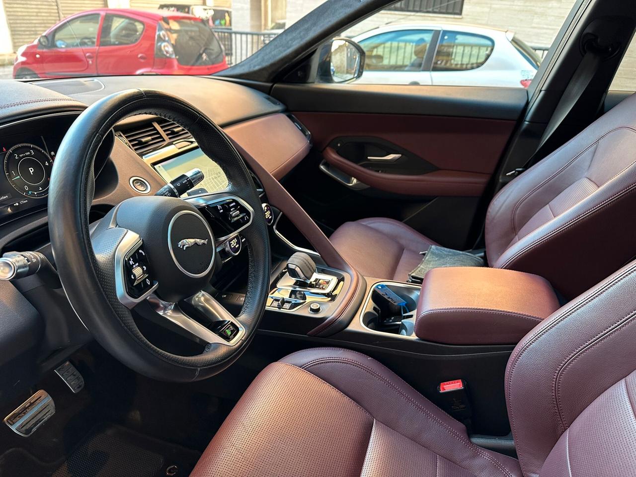 Jaguar E-Pace 2.0D 163CV AWD Auto R-Dynamic TETTO