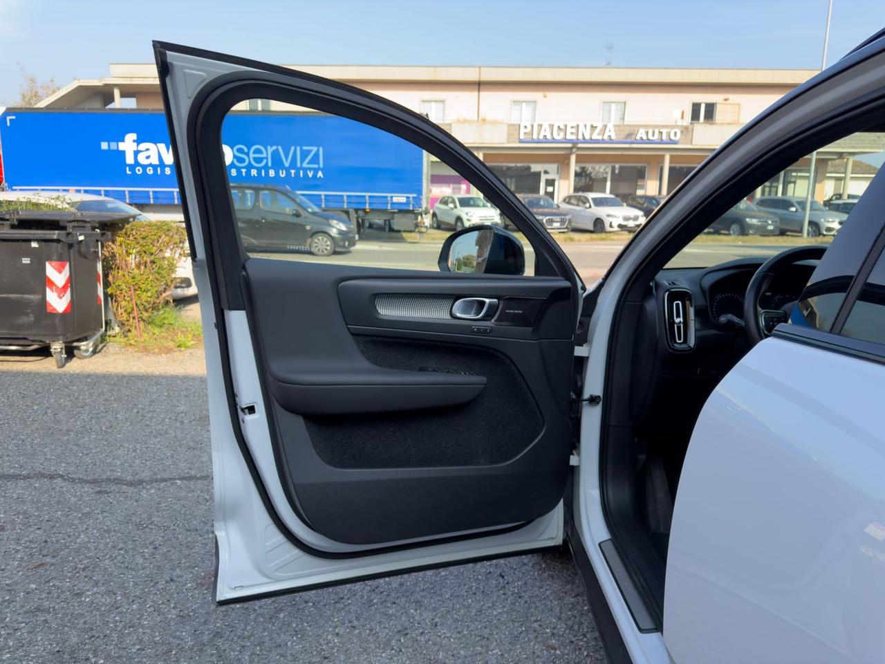 Volvo XC40 R Design D3 #7691