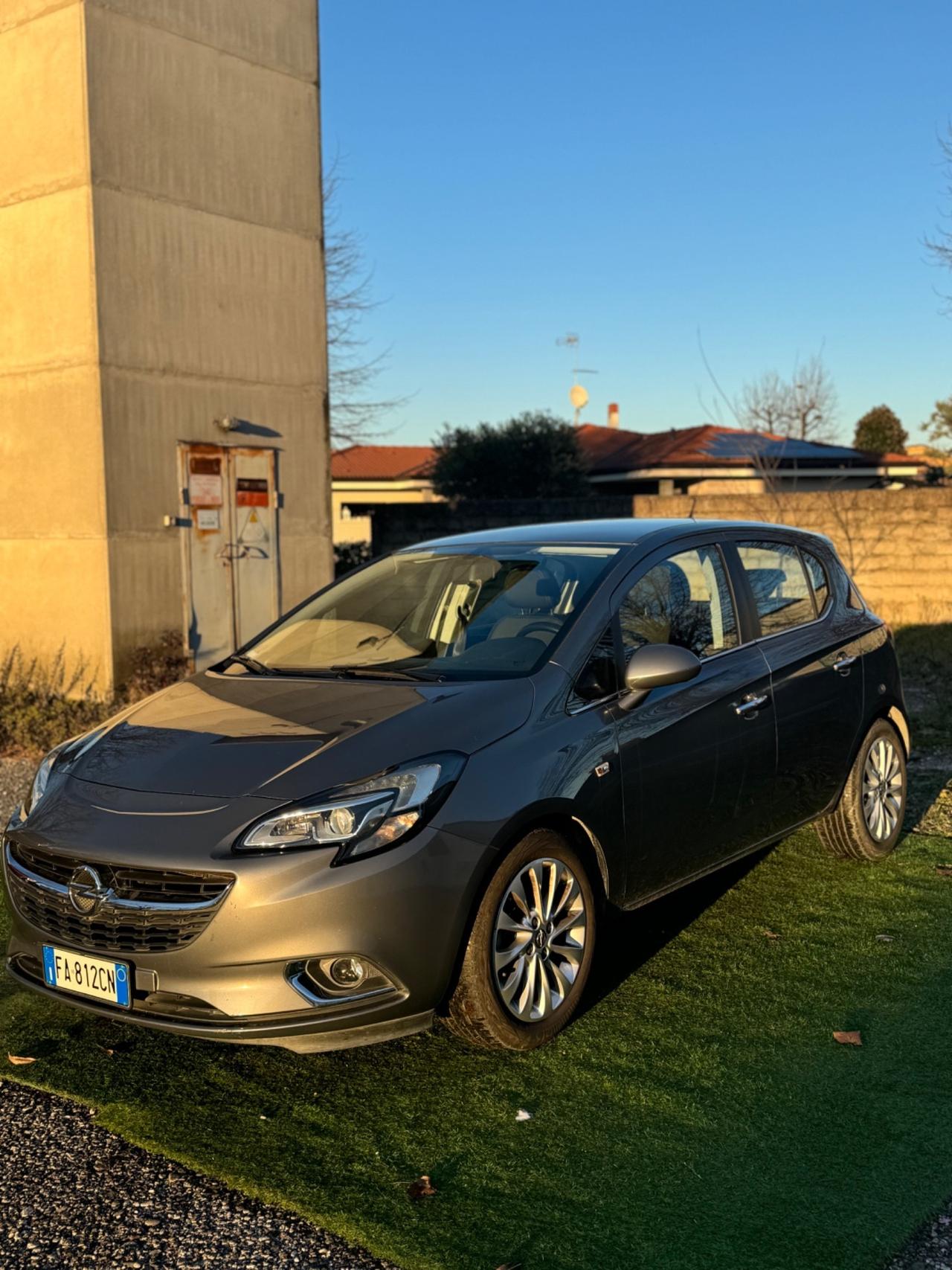 Opel Corsa 1.2 5 porte b-Color