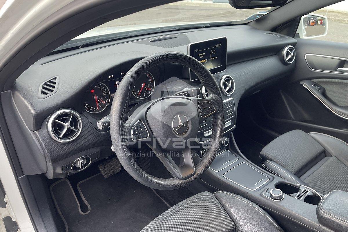 MERCEDES A 180 d Automatic Business