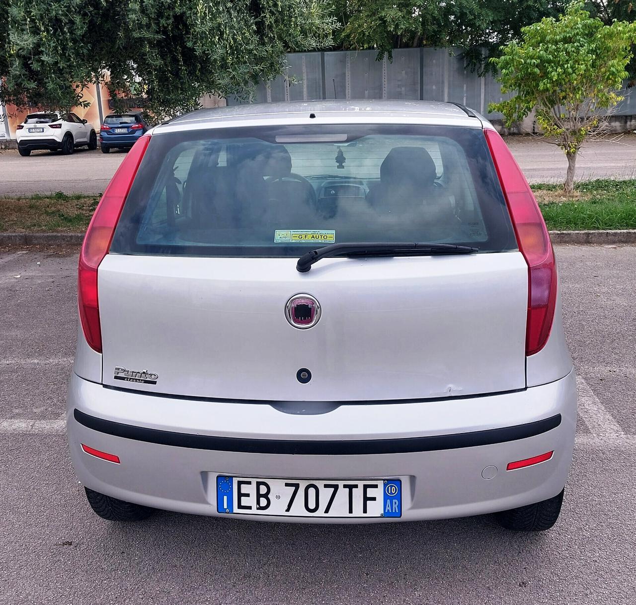 FIAT PUNTO 1.2 5P POCHI KM. 10-2010