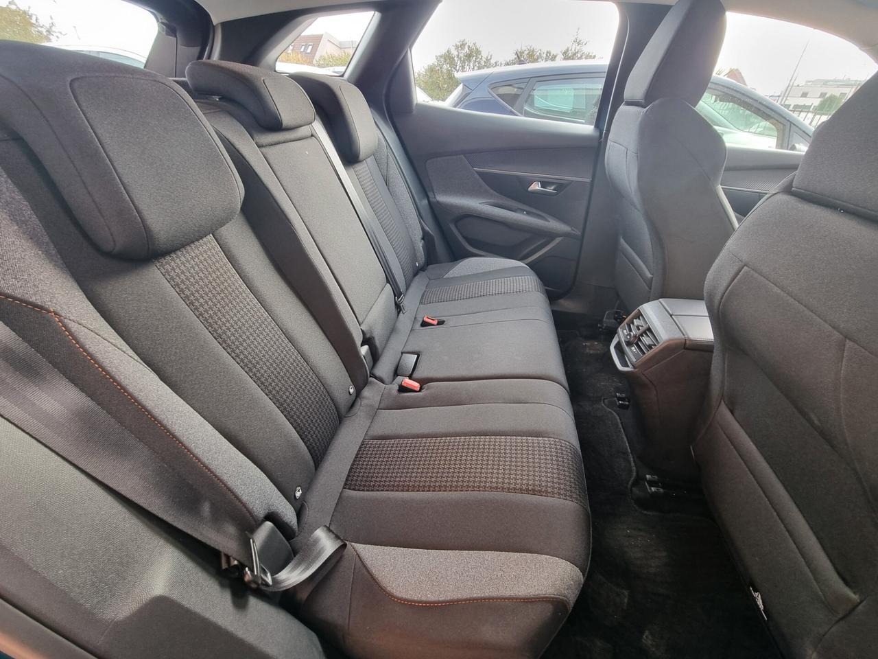 Peugeot 3008 BlueHDi 130 S&S EAT8 Active Business