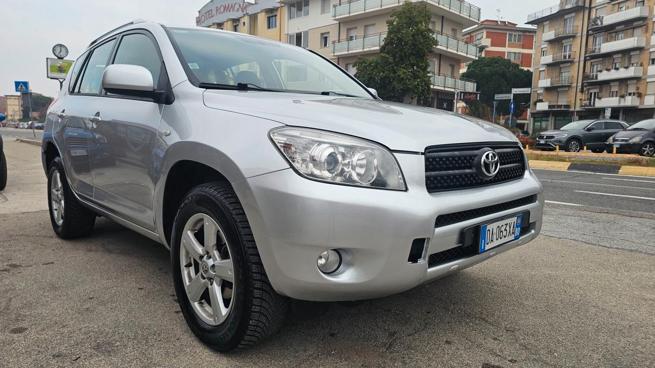 Toyota RAV 4 RAV4 2.2 D-4D 136 CV Luxury