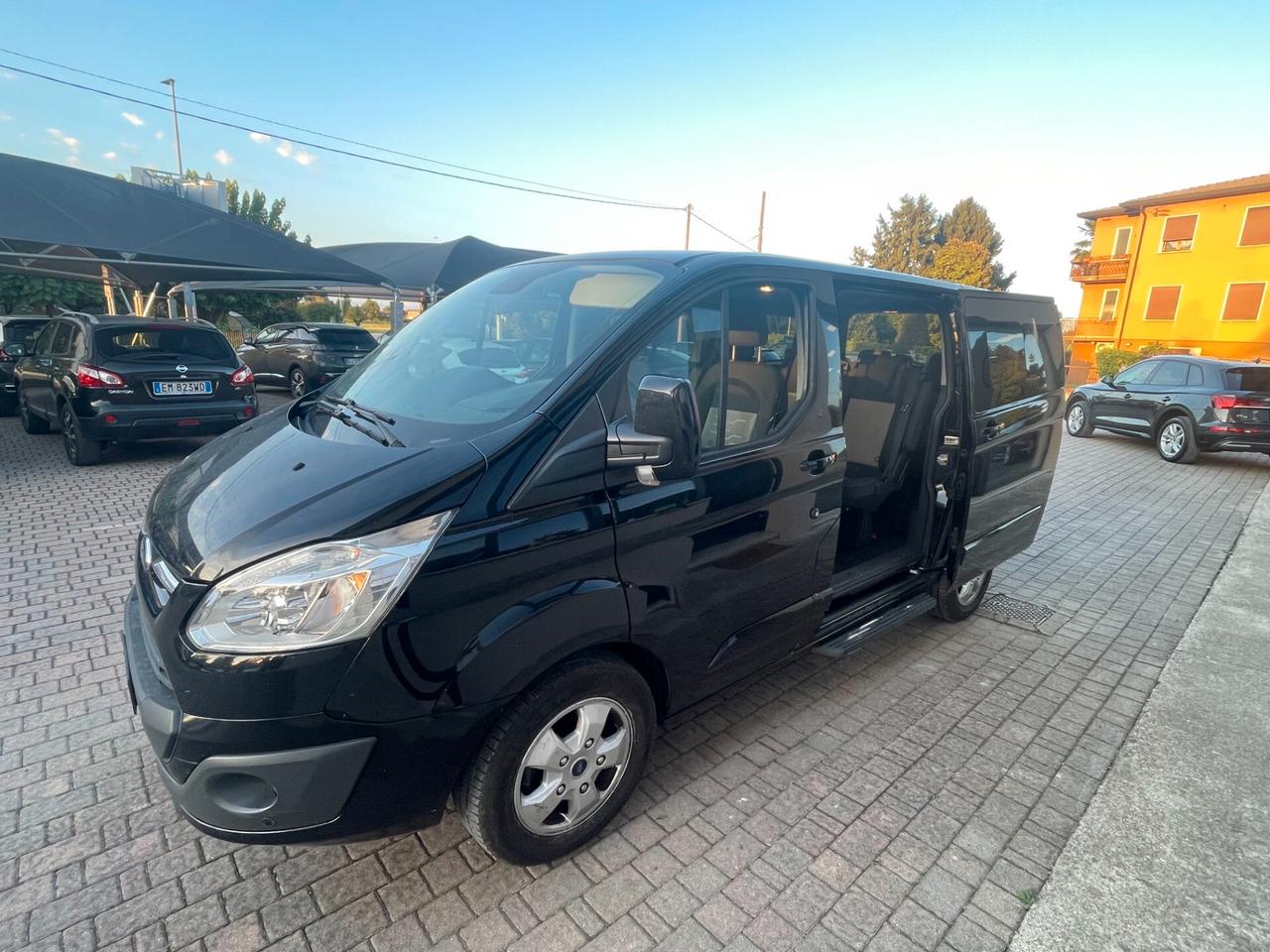 Ford Tourneo Custom 310 2.0 TDCi 170CV PC Titanium