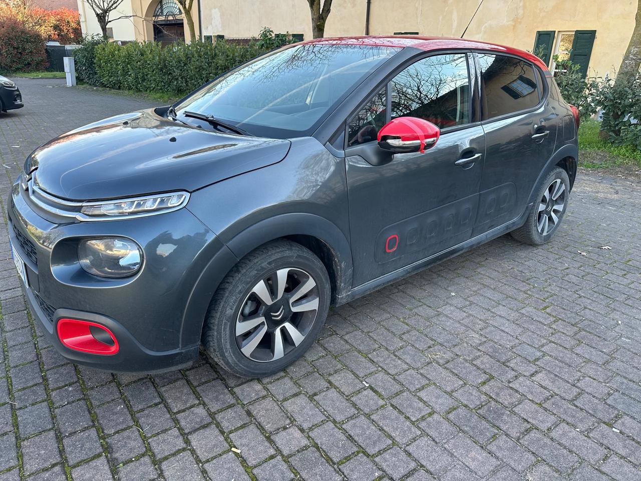 Citroen C3 MOTORE GIRA BENE MA MANGIA ACQUA