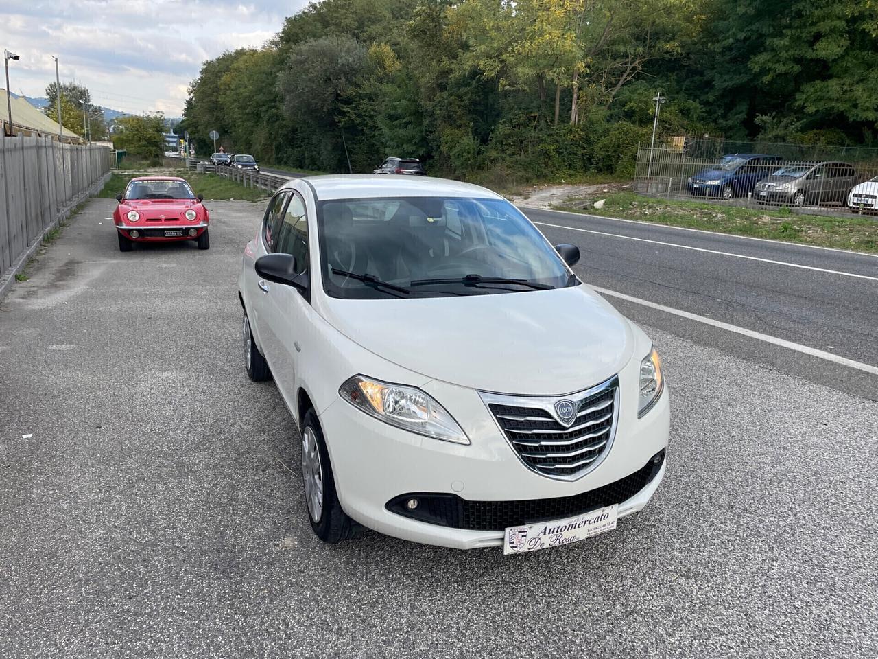 Lancia Ypsilon 0.9 TwinAir 85 CV 5 porte Metano Ecochic Gold