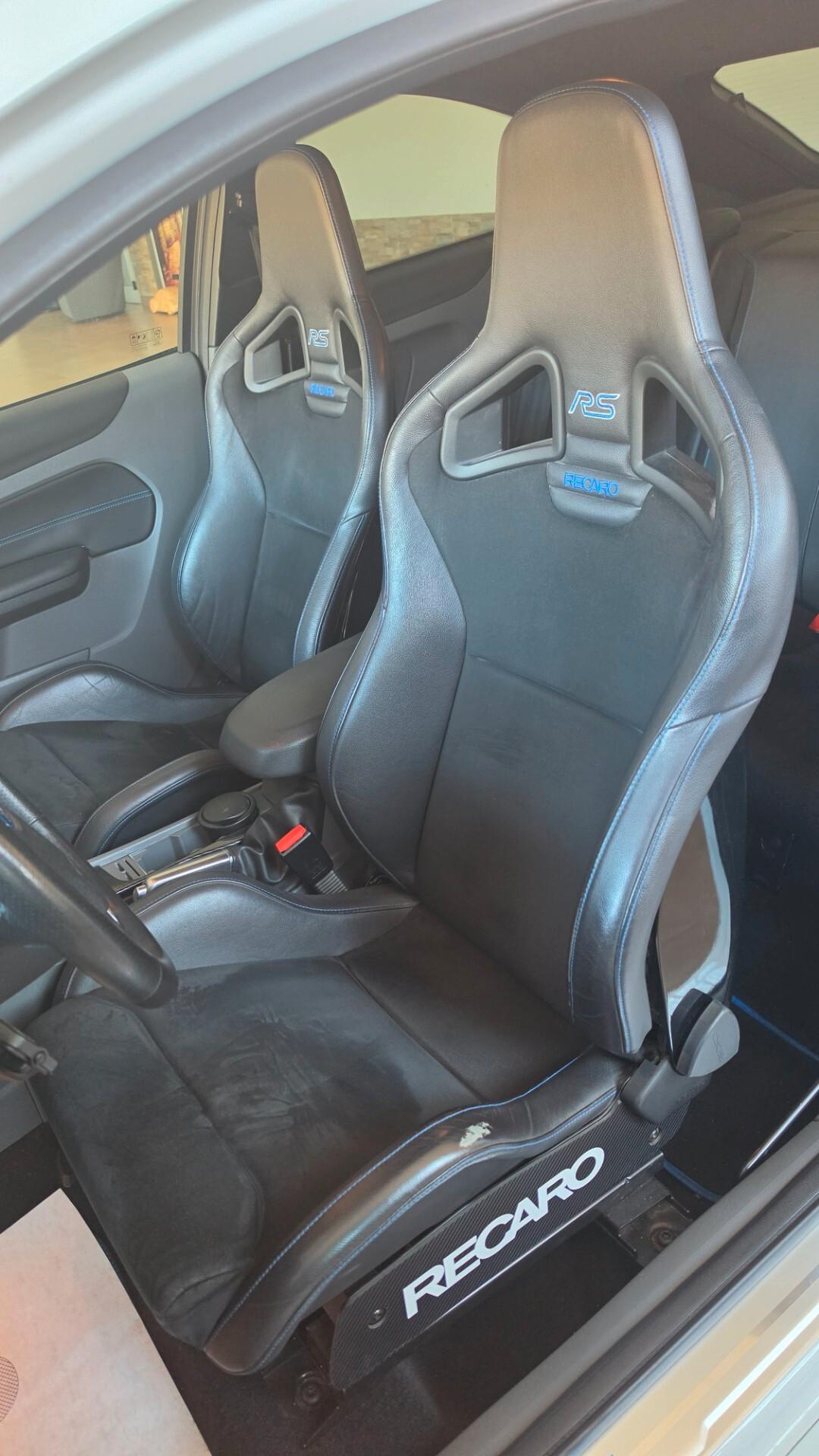 Ford Focus 2.5T (305CV) 3p. RS