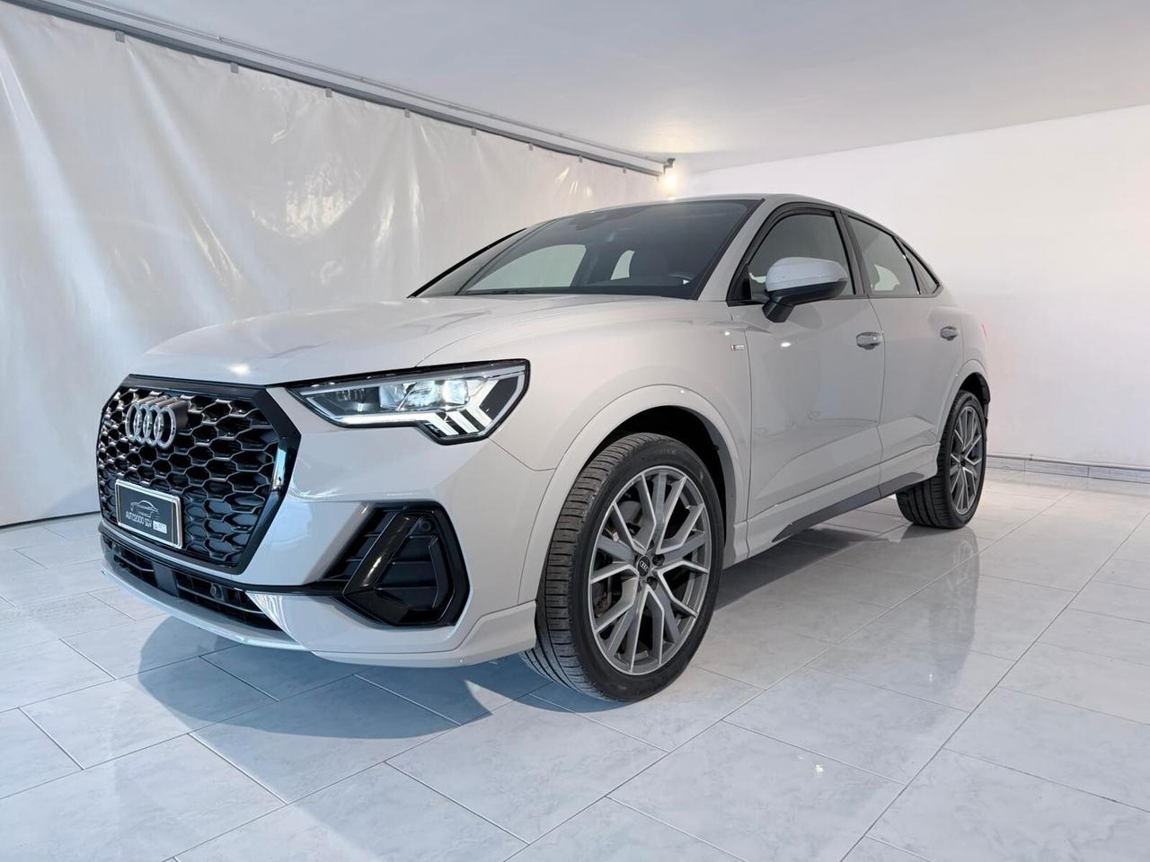 Q3 SPB 40 TDI 200 CV 3X S-LINE QUATTRO IPER-FULL IVA ESPOSTA