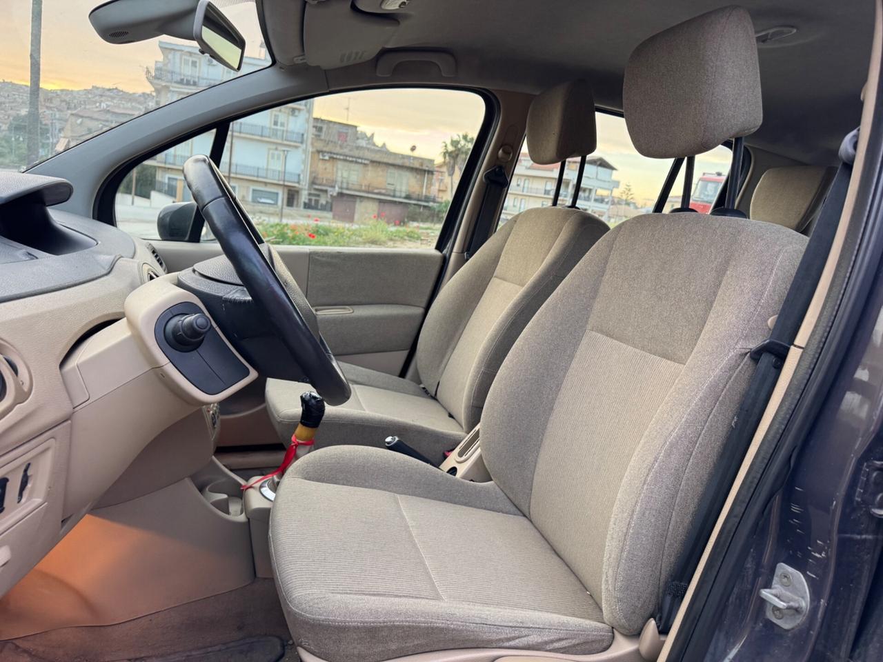 Renault Modus 1.5 dCi 85CV Confort Dynamique