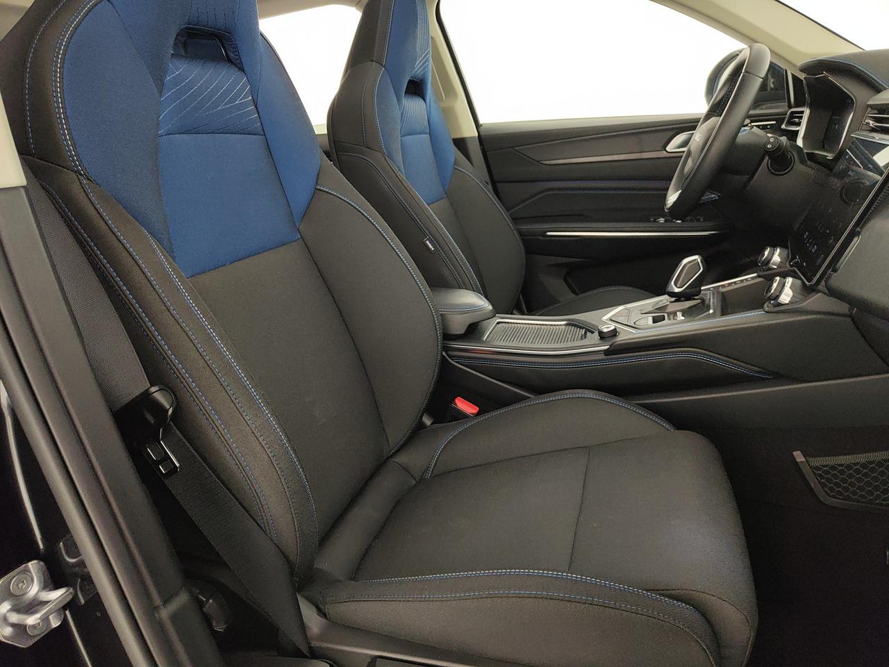 LYNK & CO 01 1.5 td phev auto
