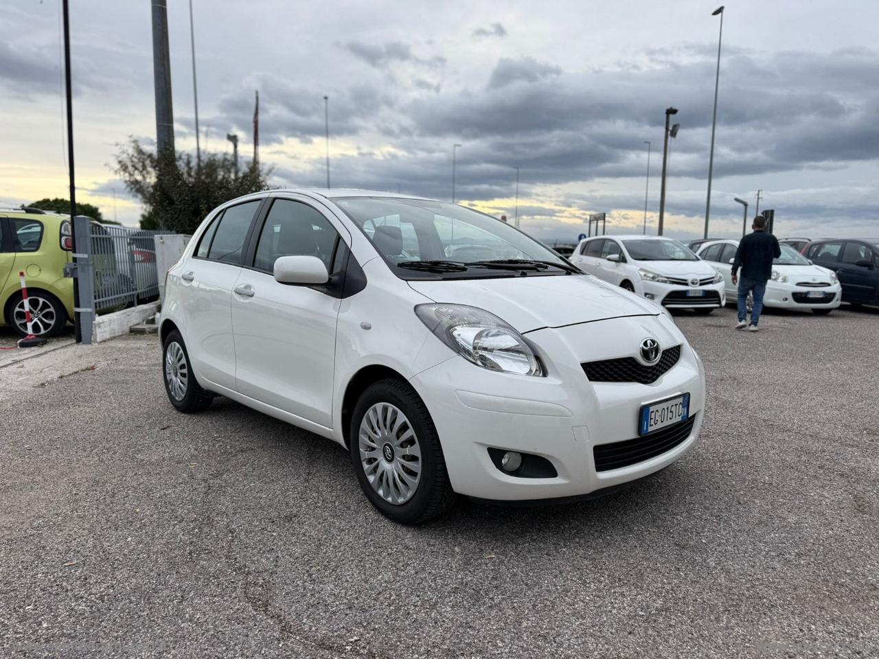 TOYOTA Yaris 1.0 5p. Sol GPL