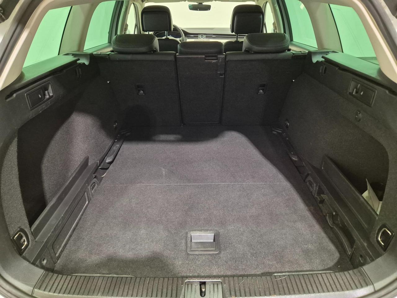 Volkswagen Passat Variant 2.0 tdi Highline 150cv dsg - ACC/Lim - Carplay - Sens. Park.