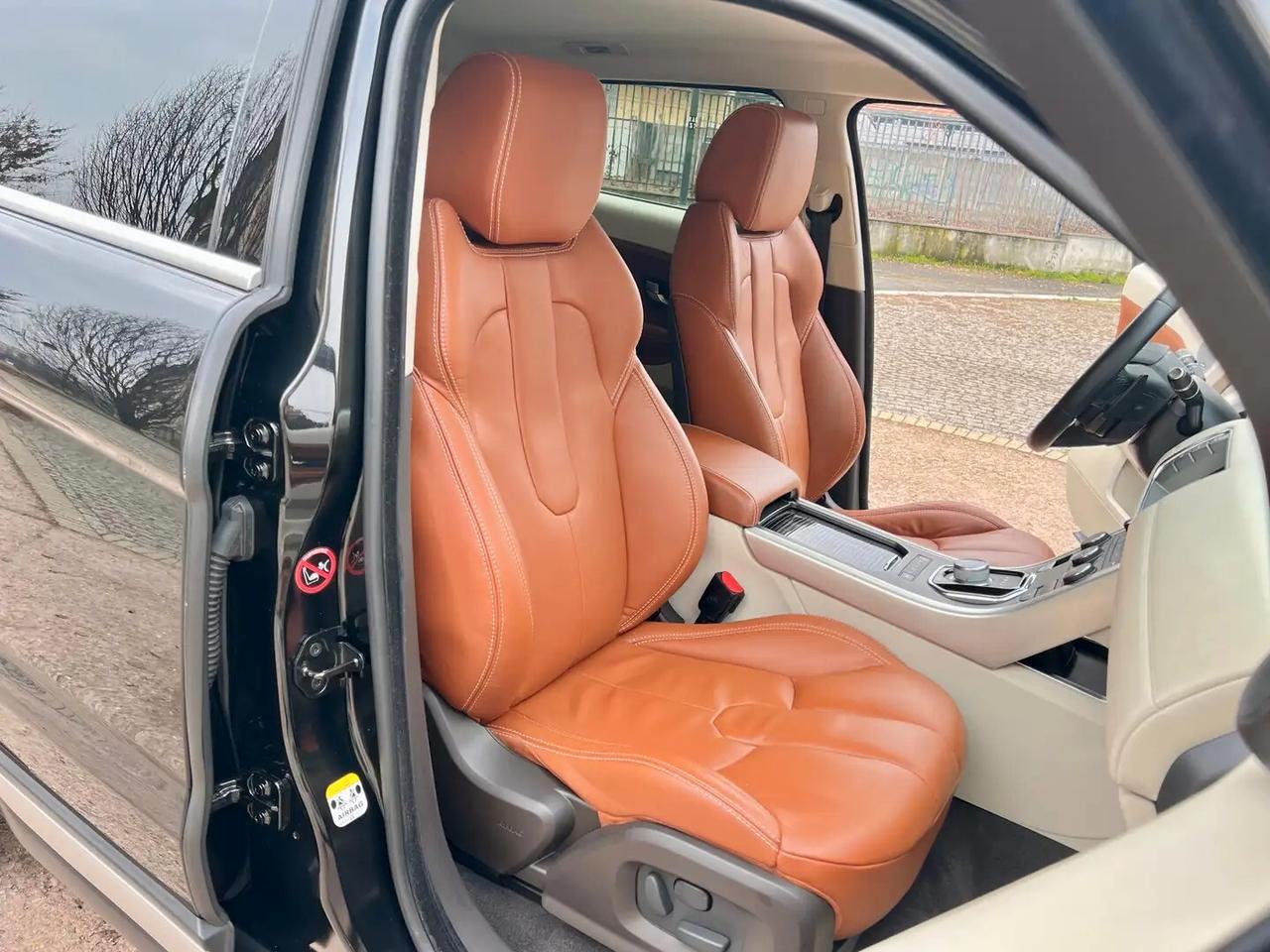 Land Rover Range Evoque 2.0 Si4 5p. Prestige