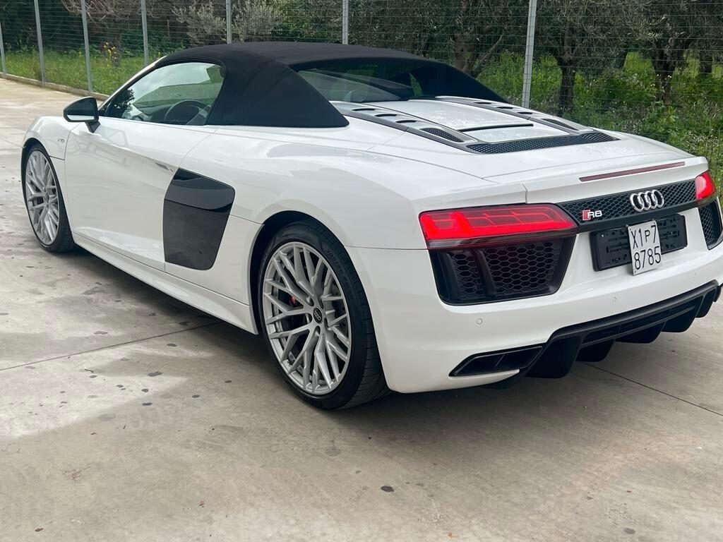 R8 5.2 540 CV RVS limited edition