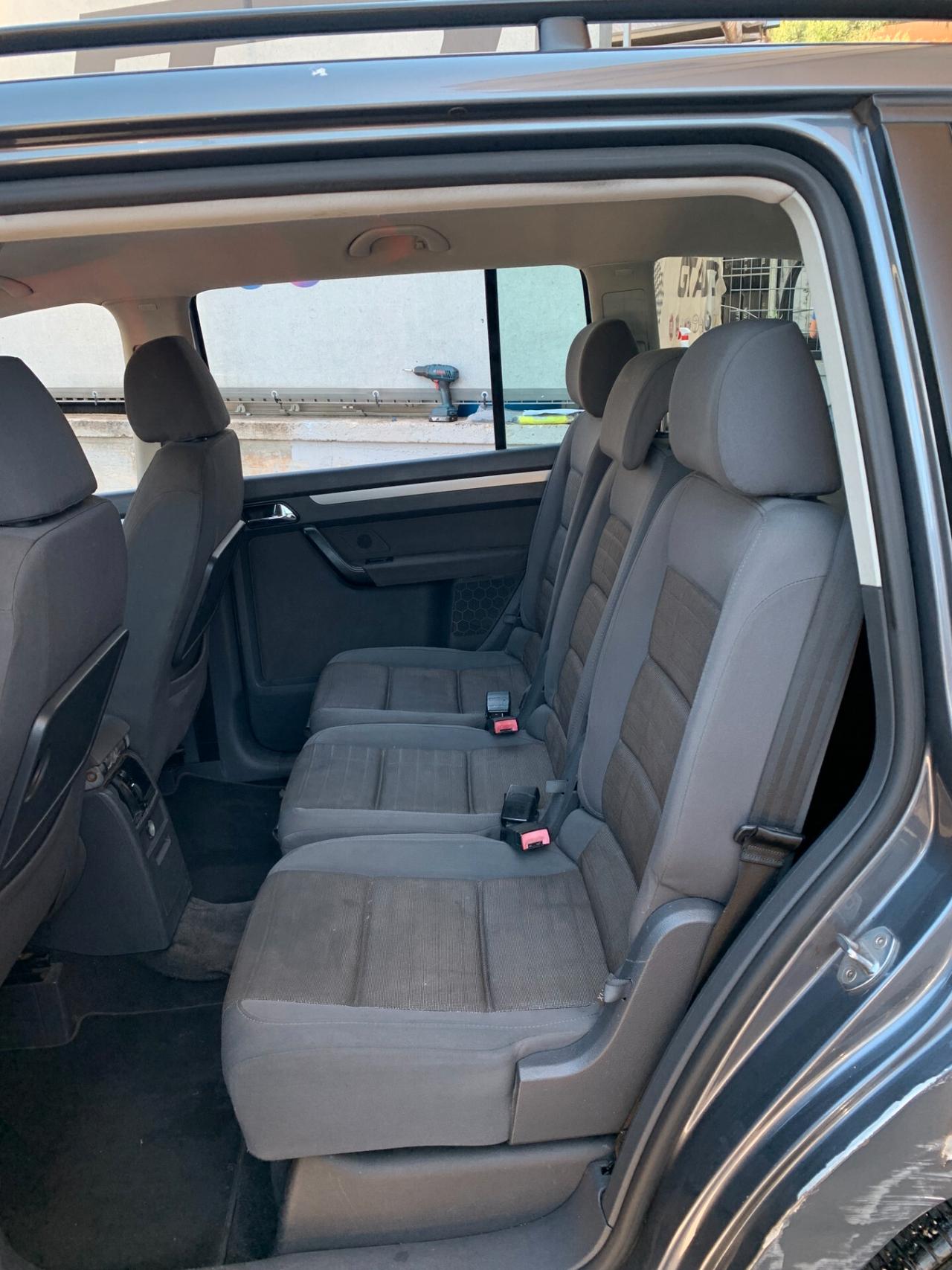 Volkswagen Touran 2.0 TDI Highline