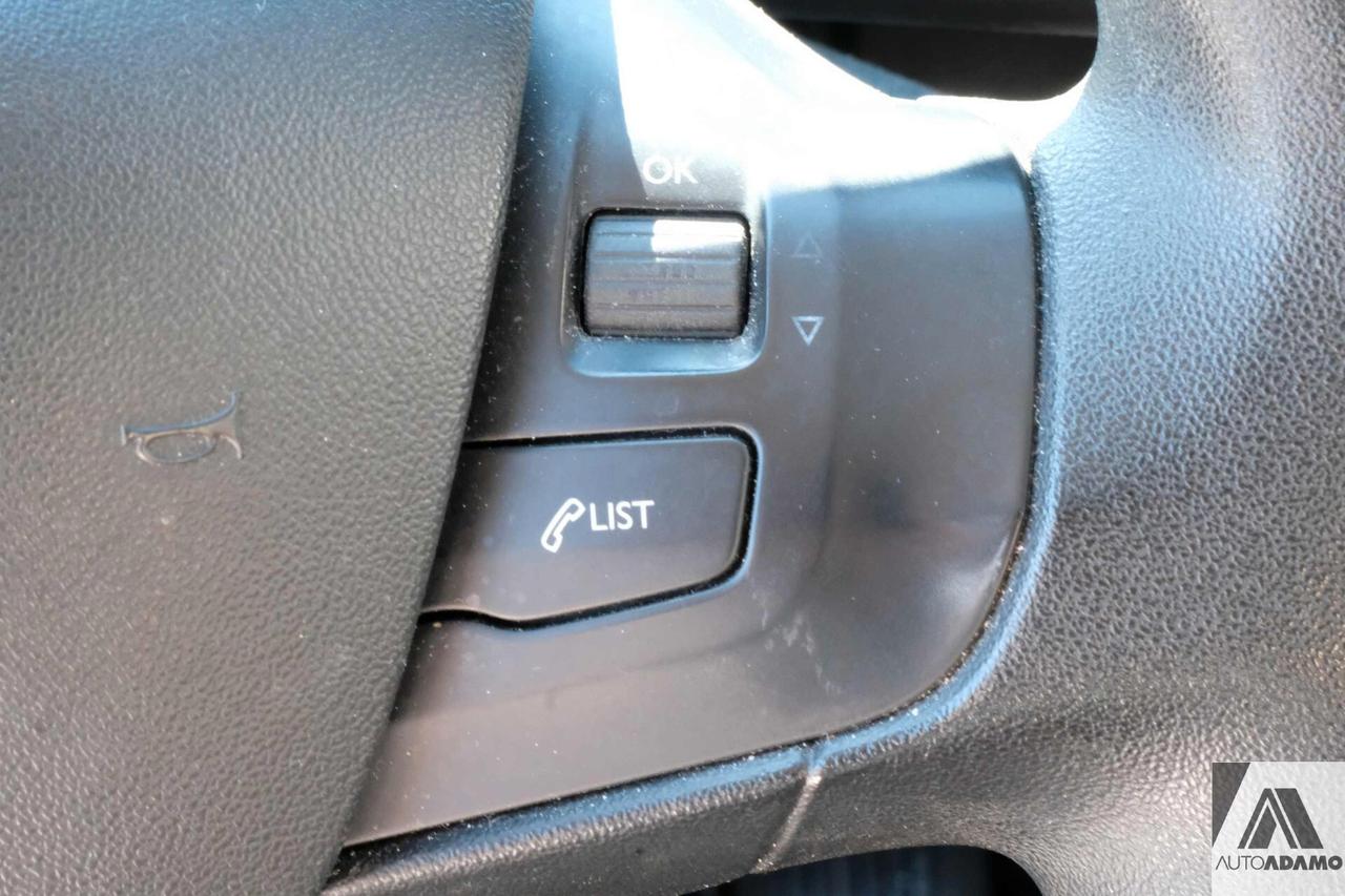 Peugeot 208 1.2 VTi 82 CV 5 porte Access