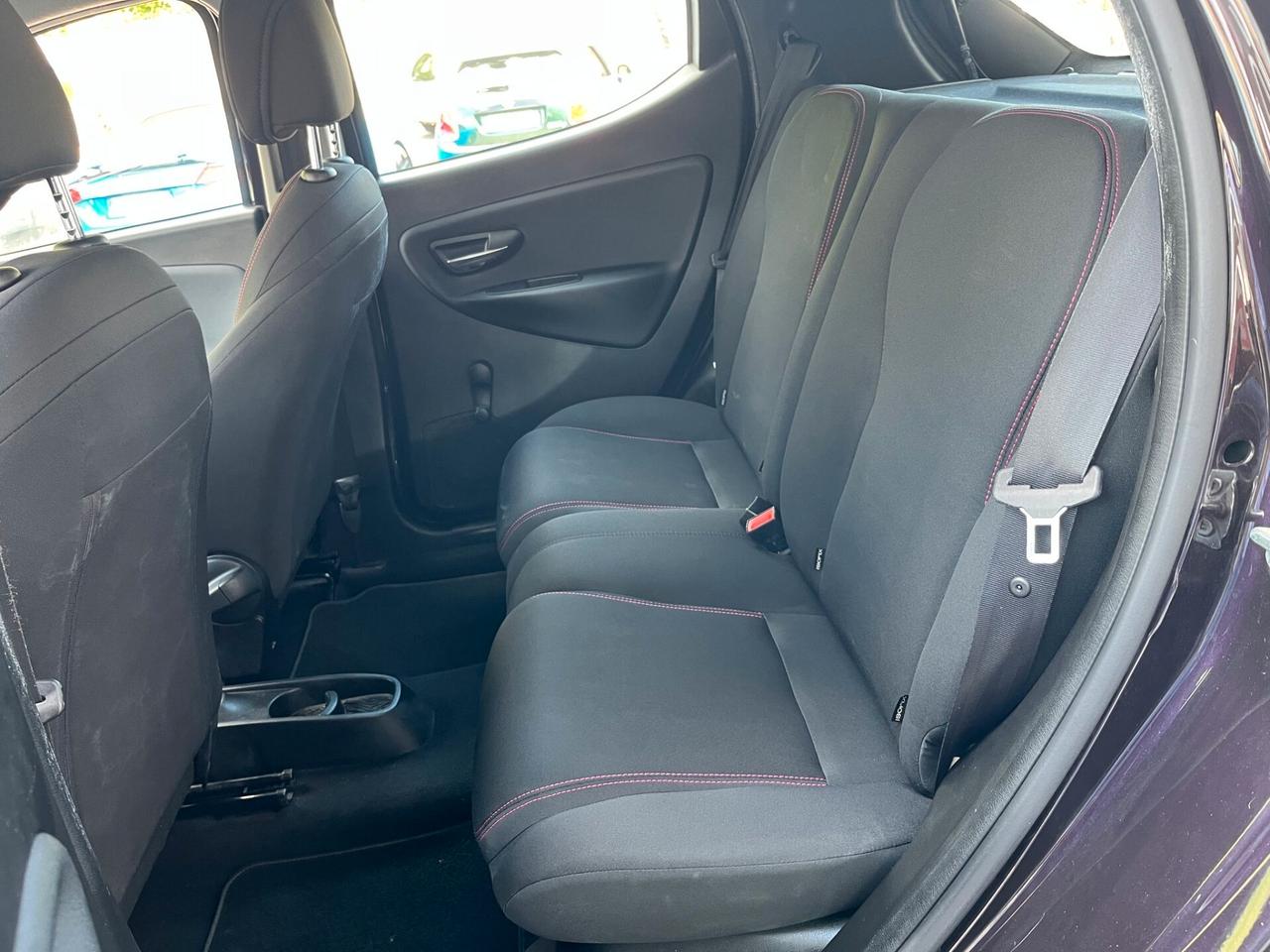 Lancia Ypsilon 1.2 69 CV 5 porte Elefantino