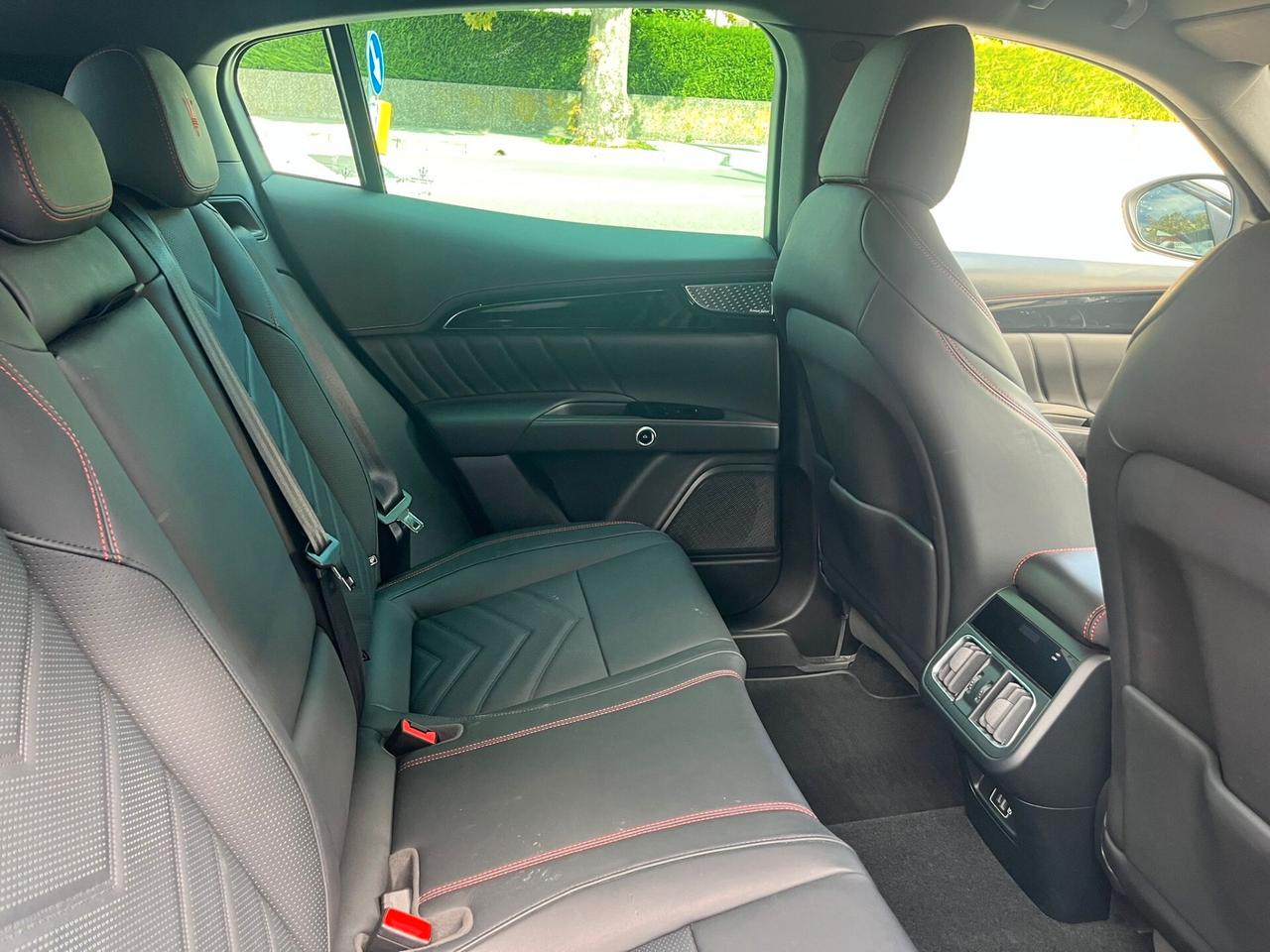 Maserati Grecale MHEV 330 CV AWD Modena
