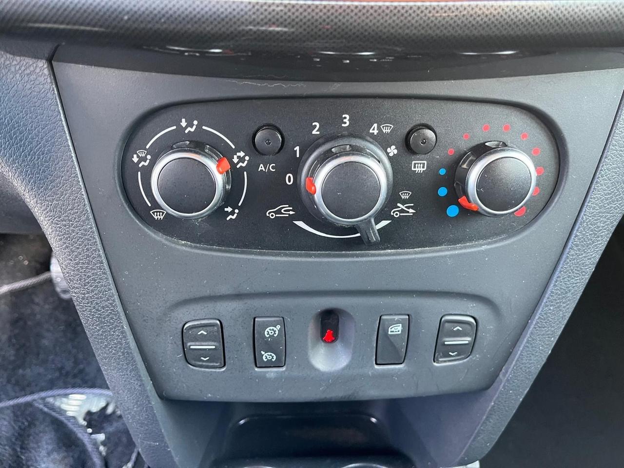 Dacia sandero stepway-0.9 tce-benz-2017