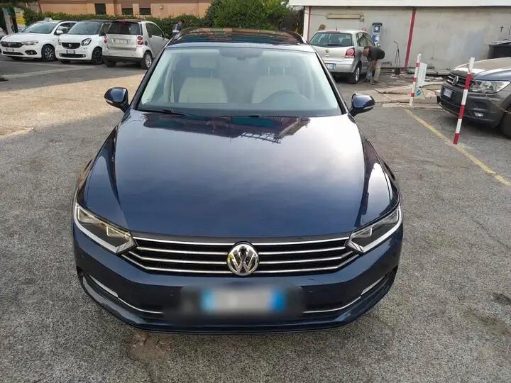 Volkswagen Passat Variant 1.6 TDI SCR DSG Business BMT