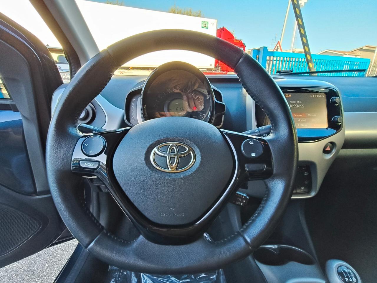 Toyota Aygo Connect 1.0 VVT-i 72 CV 5 porte x-play