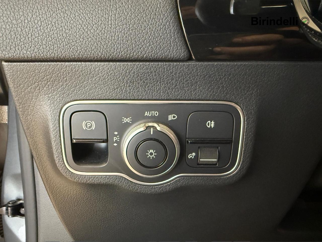 Mercedes-Benz Classe B (W247) - B 180 d Automatic AMG Line Premium