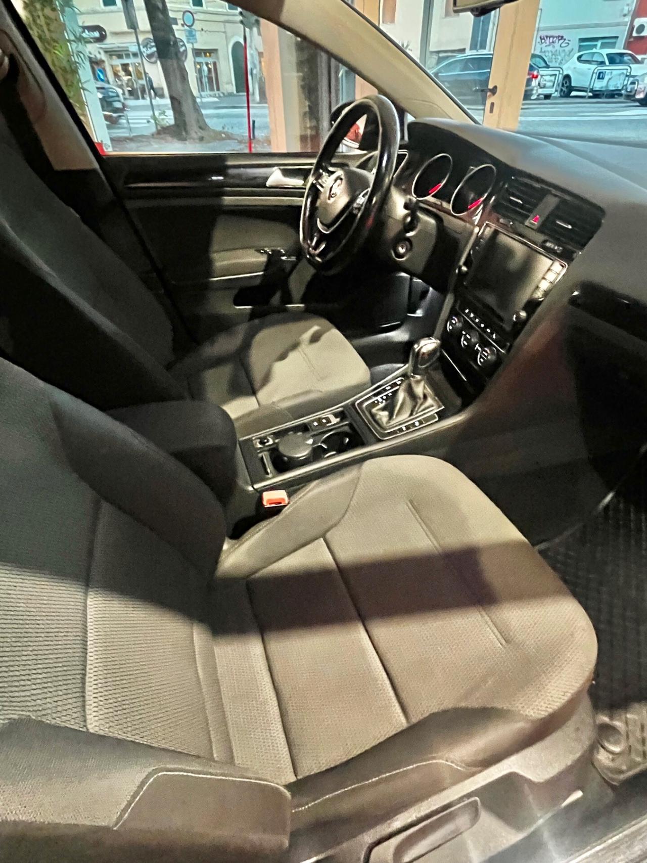 VOLKSWAGEN GOLF VII 105 CV TDI HIGHLINE DSG RETROCAMERA CERCHI IN LEGA OK NEOPATENTATI