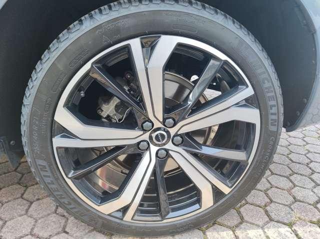Volvo XC60 XC60 II 2022 2.0 b4 Plus Dark auto