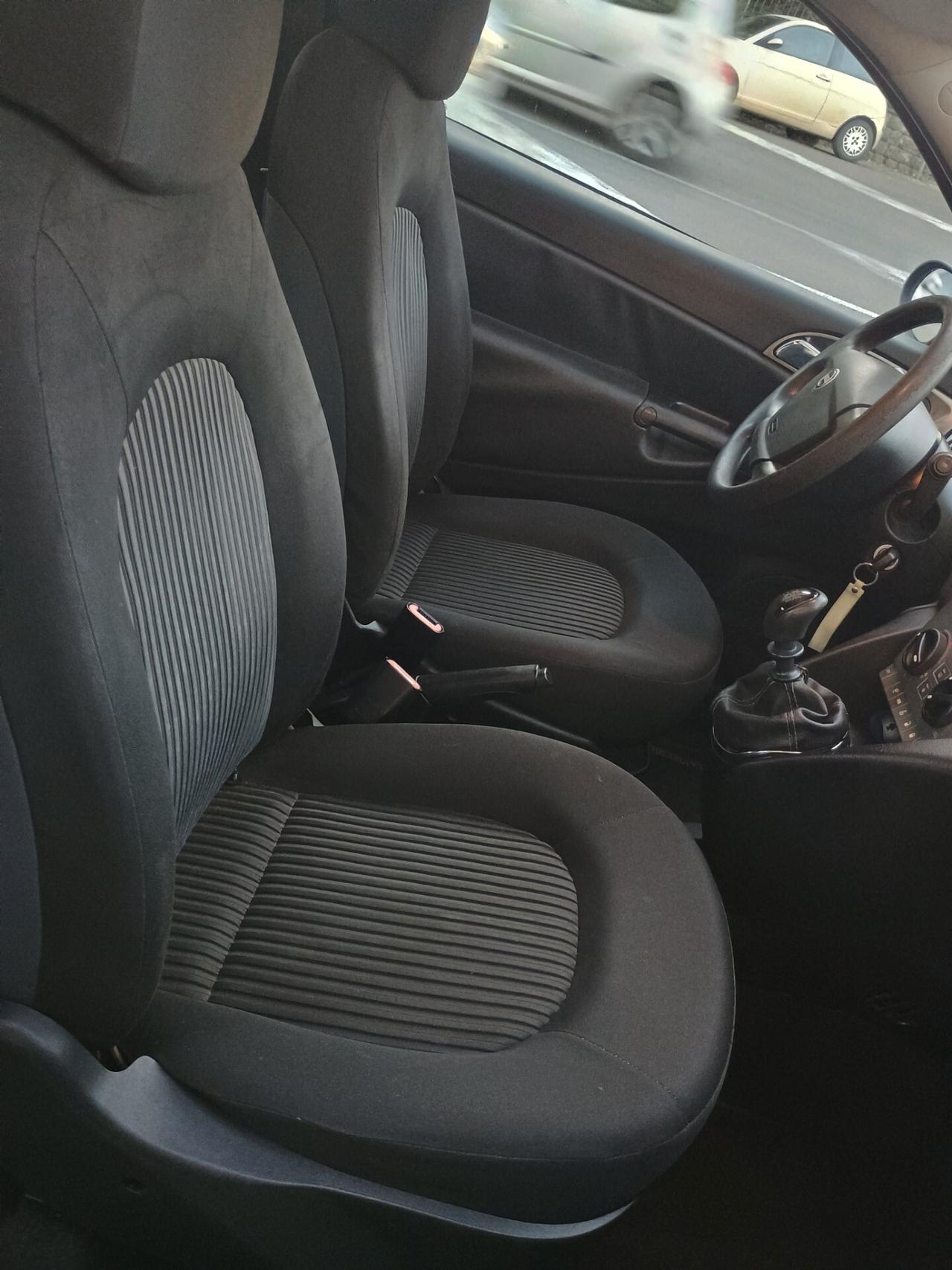 Lancia Ypsilon 1.2 Oro