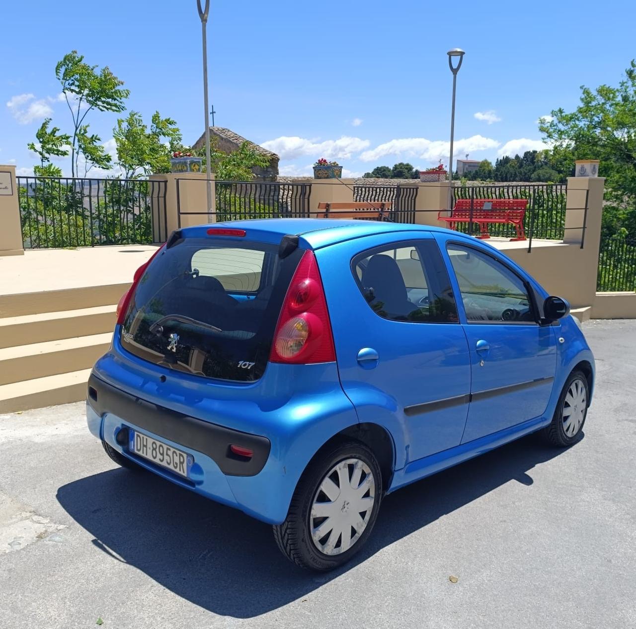 Peugeot 107 1.0 68CV 5p. Plaisir