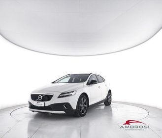 VOLVO V40 Cross Country D2 Geartronic Momentum - AUTOCARRO N1 - PER OPERAT