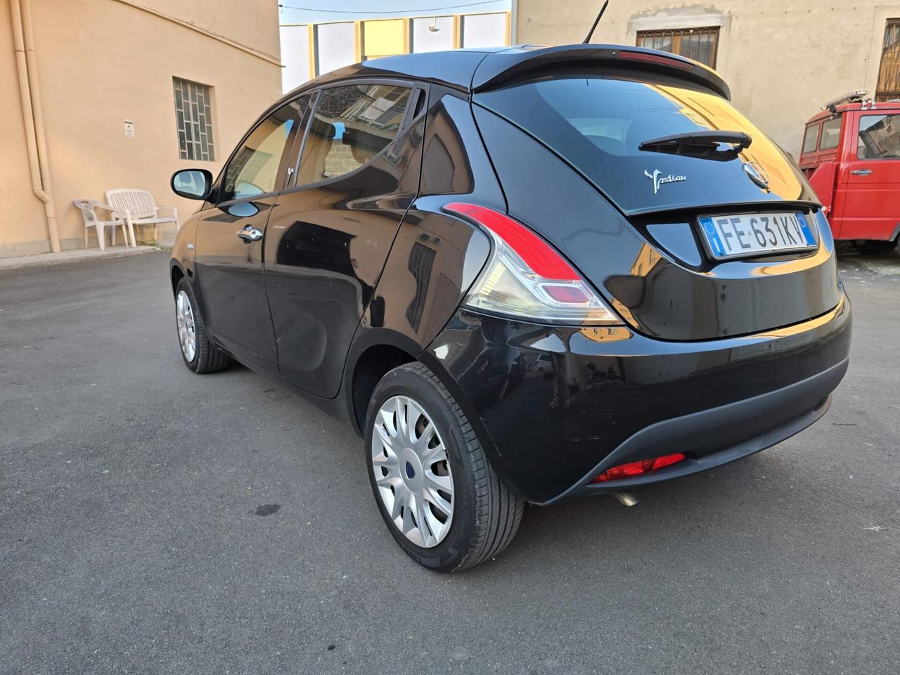 Lancia Ypsilon 1.2 69 CV 5 porte Platinum perfetta possibilita 12 mesi garanzia
