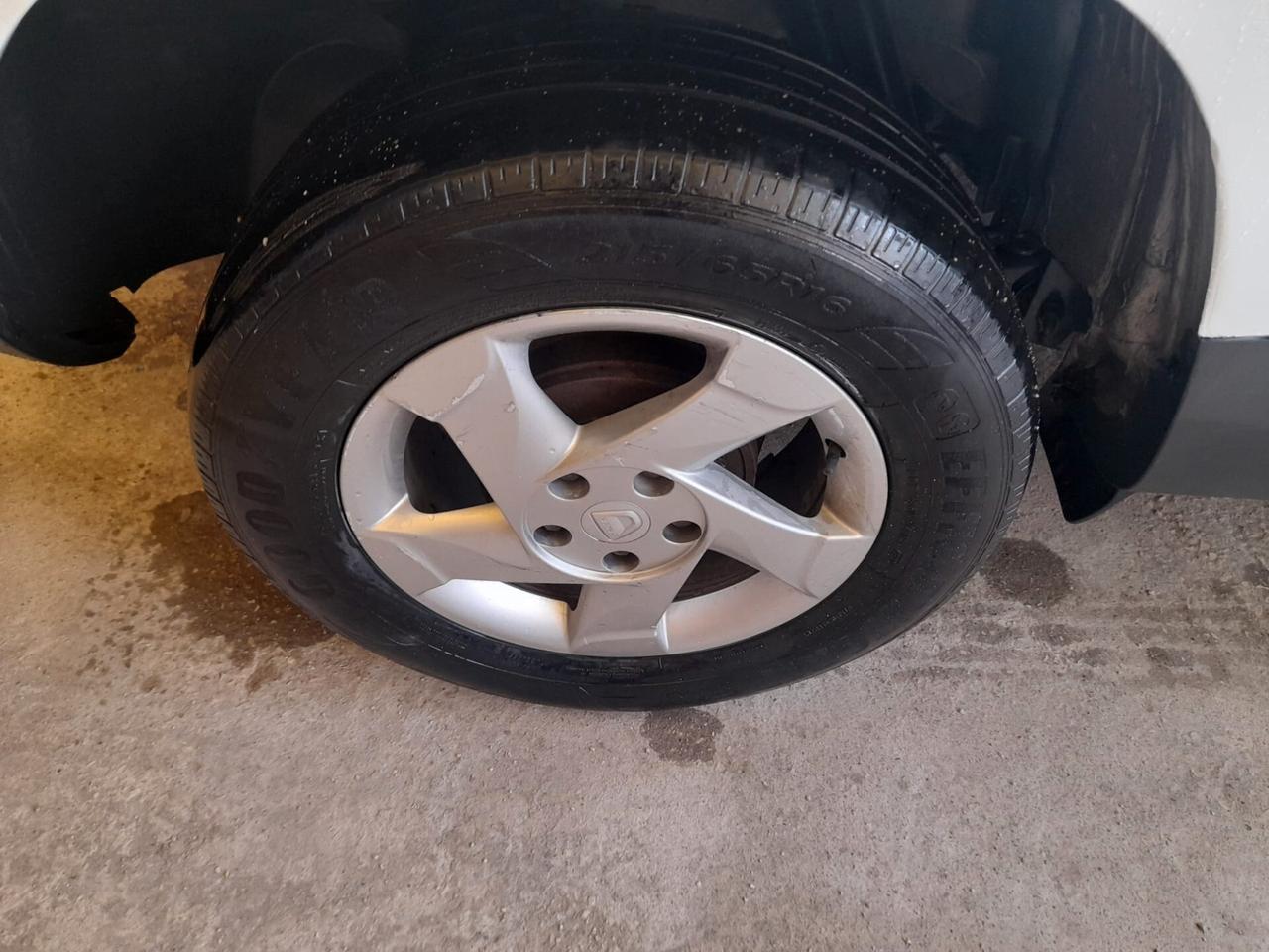 Dacia Duster 1.6cc gpl 12 mesi garanzia-2012