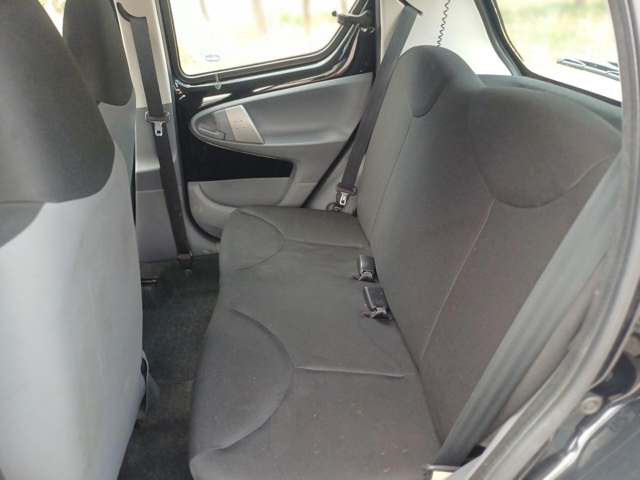 Toyota Aygo Connect 1.0 VVT-i 72 CV 5 porte x-cool