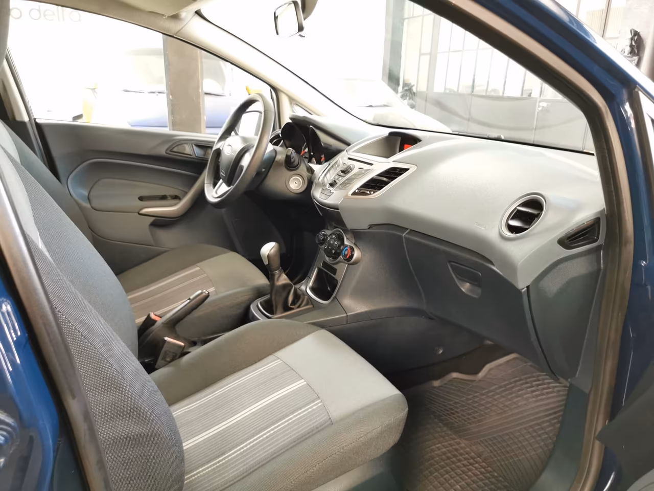 Ford Fiesta 1.4 5 porte Titanium GARANZIA 12 MESI