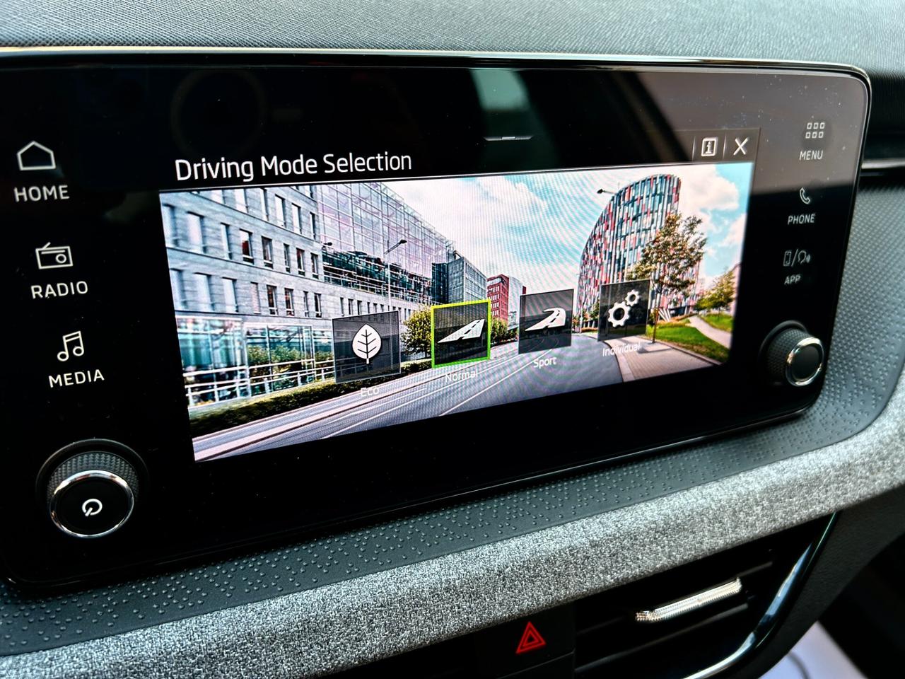 Skoda Kamiq 1.0 TSI 115 CV Black Dots 2025