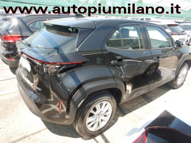TOYOTA Yaris Cross 1.5 Hybrid 5p. E-CVT AWD-i Business