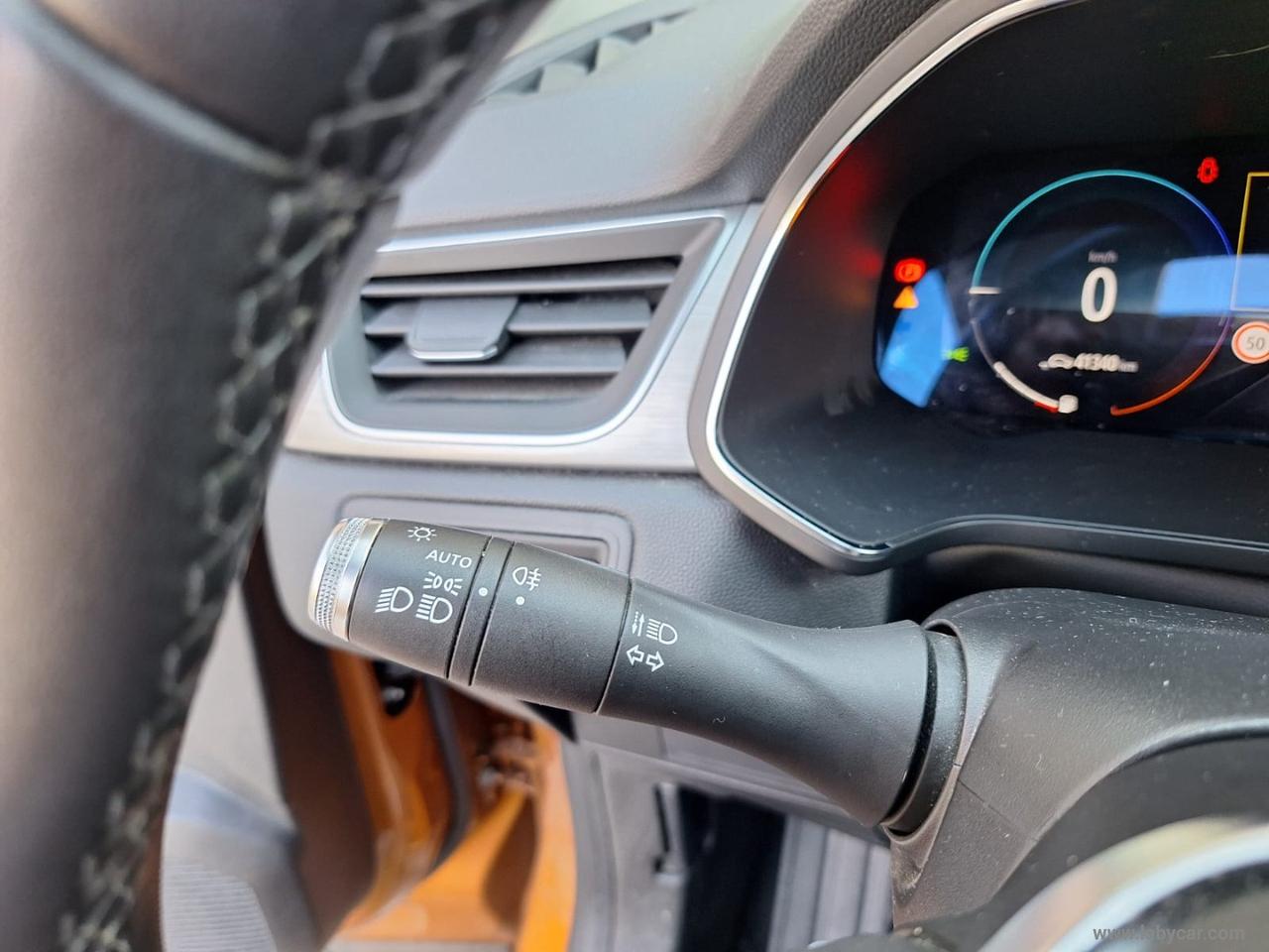 RENAULT Captur INTENSE Plug-in Hybrid E-Tech TETTO 160 CV