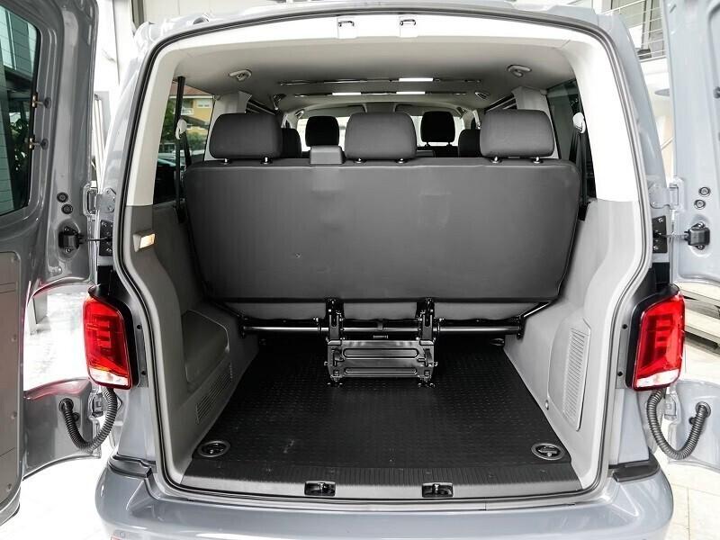 VOLKEWAGEN T 7 CARAVELLE POSTI 7 CL 2.0 TDI 150CV DSG CAMBIO AUT. con K m 46.000 garanzia 12 mesi
