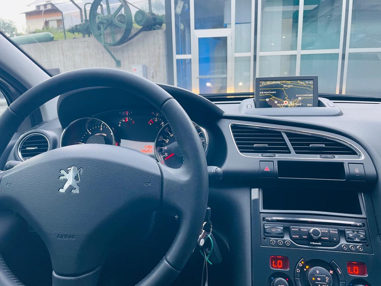 Peugeot 3008 1.6 HDi 115CV Business