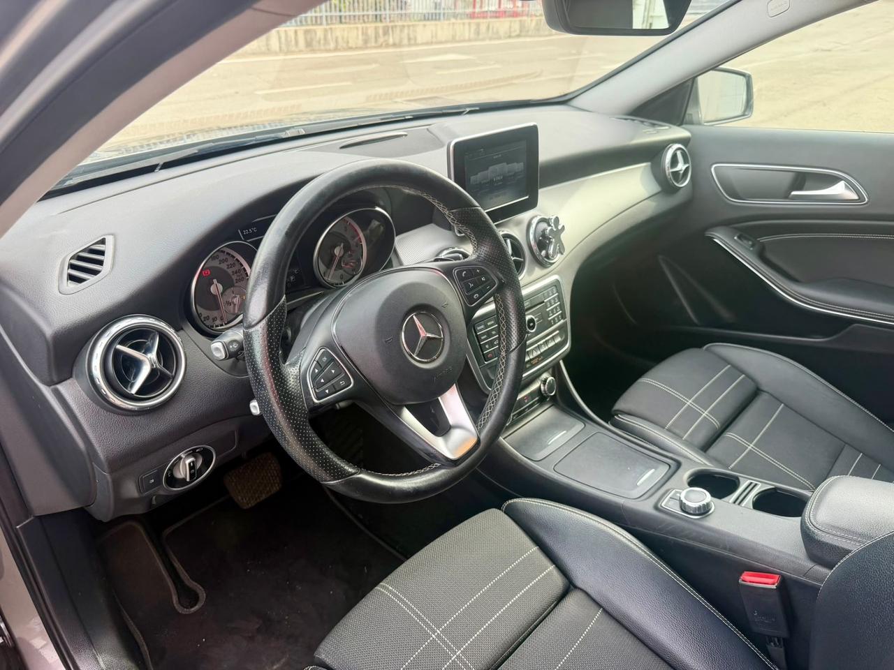Mercedes GLA180d 197.000km 2016 euro6 neopatentati