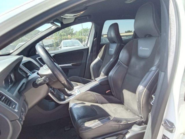VOLVO XC60 D5 AWD Geartronic R-design Kinetic