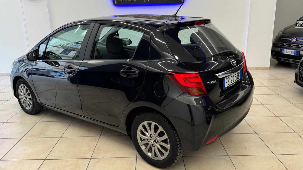 Toyota Yaris 1.4 D-4D 5 porte Lounge-2016