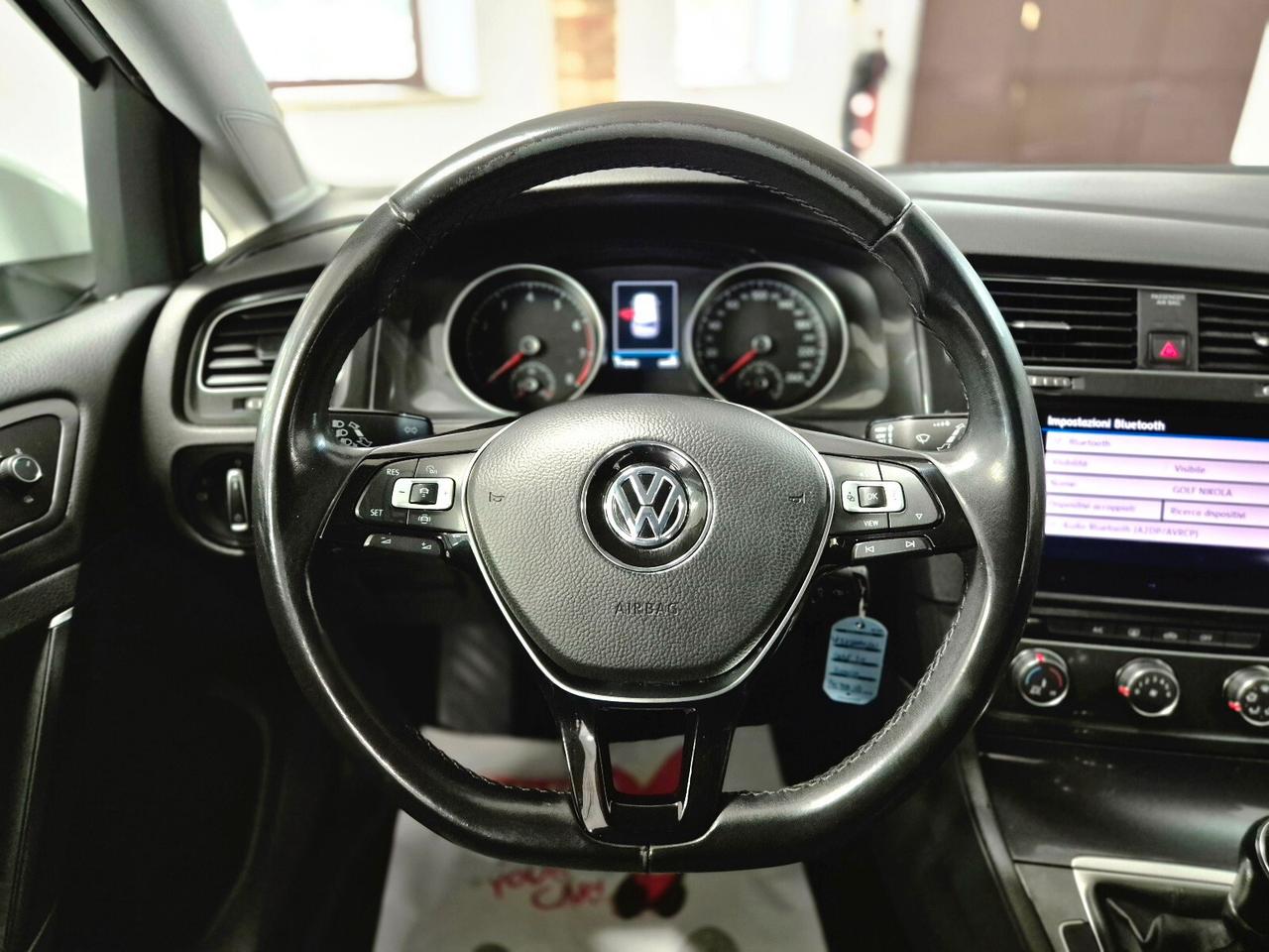 Volkswagen Golf 1.0 TSI 115 CV 5p. Business BlueMotion Technology