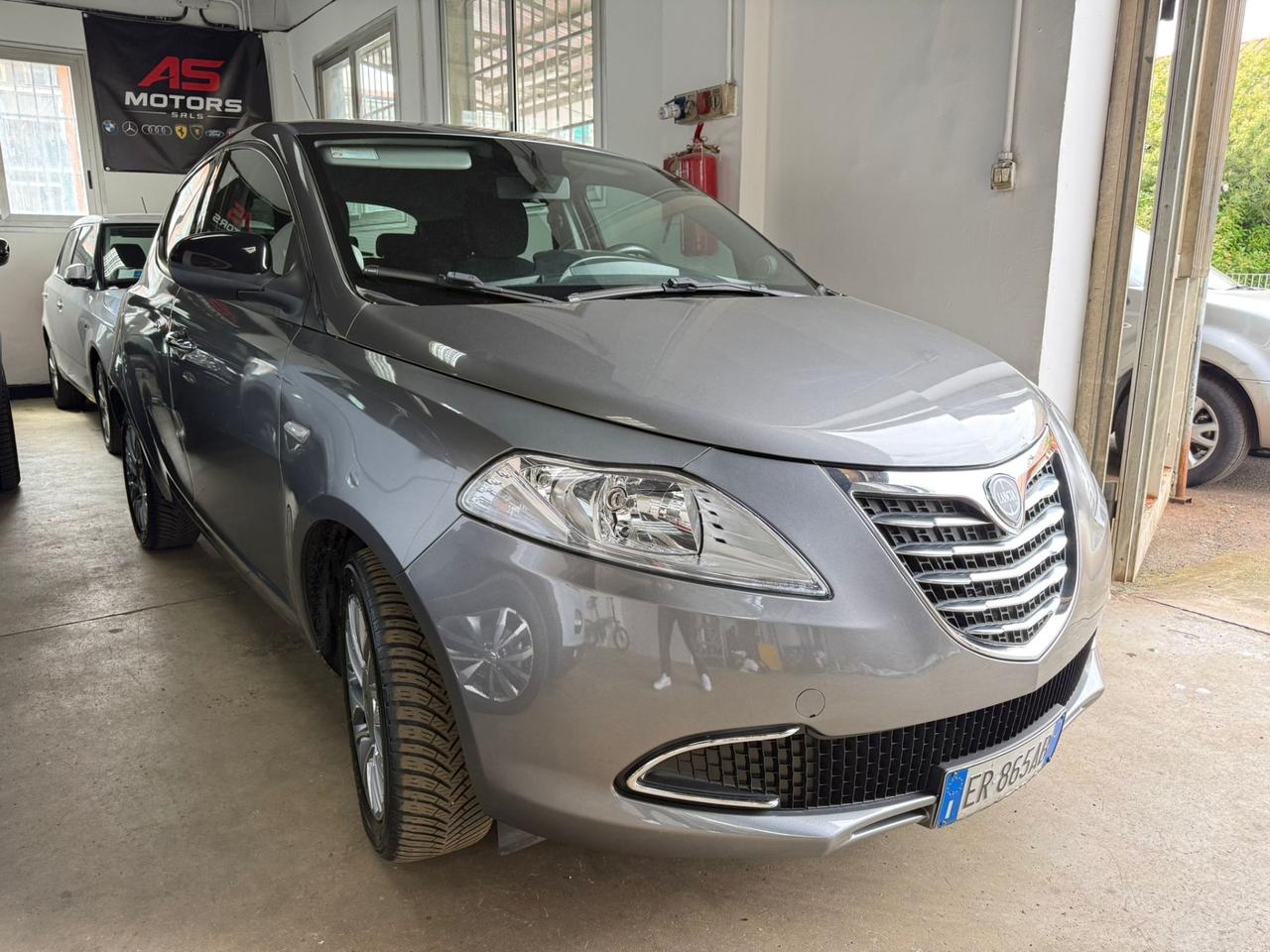 Lancia Ypsilon 1.2 69 CV 5 porte GPL Ecochic Gold